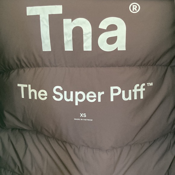 Aritzia Super Puff - Picture 6 of 12